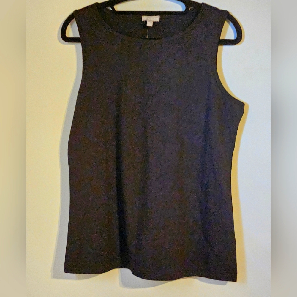 T BY TALBOTS - BLACK SCOOP NECK, SLEEVELESS TOP- Size Petite Medium